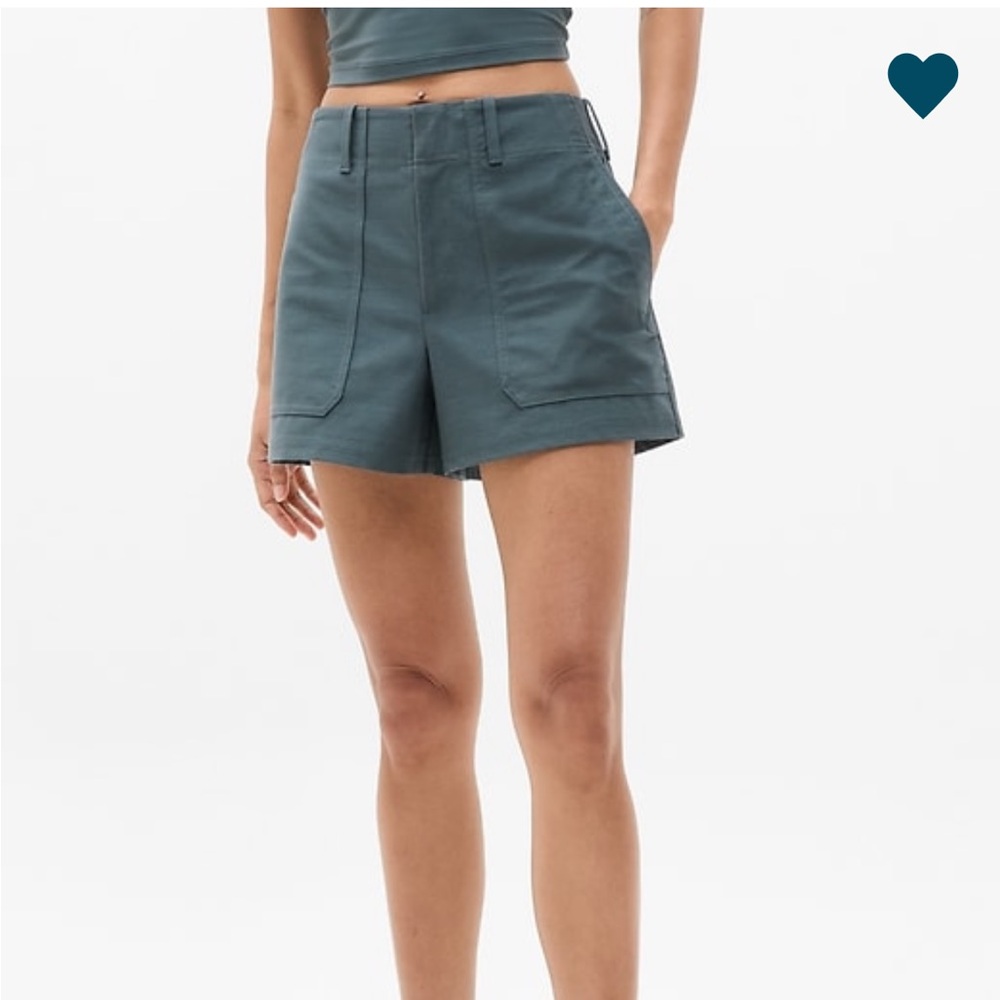 Skyline High Rise Tailored Short Size 6